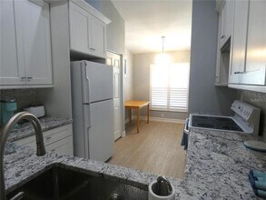 4640 Tower Hill Ln in Sarasota, FL - Building Photo - Building Photo