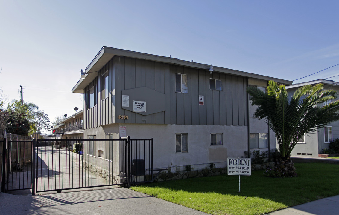 565 W D St in Ontario, CA - Building Photo