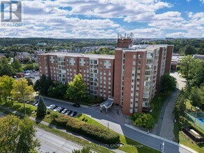 960 Teron Rd in Ottawa, ON - Building Photo - Building Photo