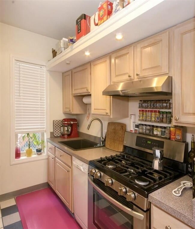 56 Market St, Unit 2, Unit 2