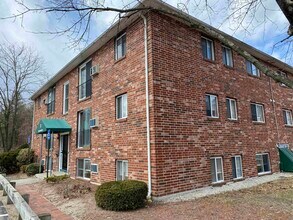 93 West St in Milford, NH - Building Photo - Building Photo
