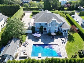 43 Shore Rd in Remsenburg, NY - Building Photo