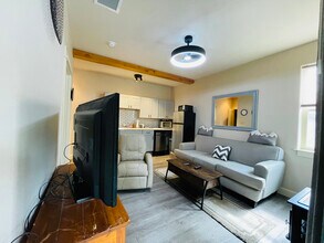 1485 Murrelet Dr in Redmond, OR - Building Photo - Building Photo