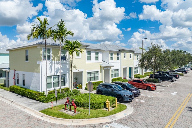 Green Turtle Club - Townhomes