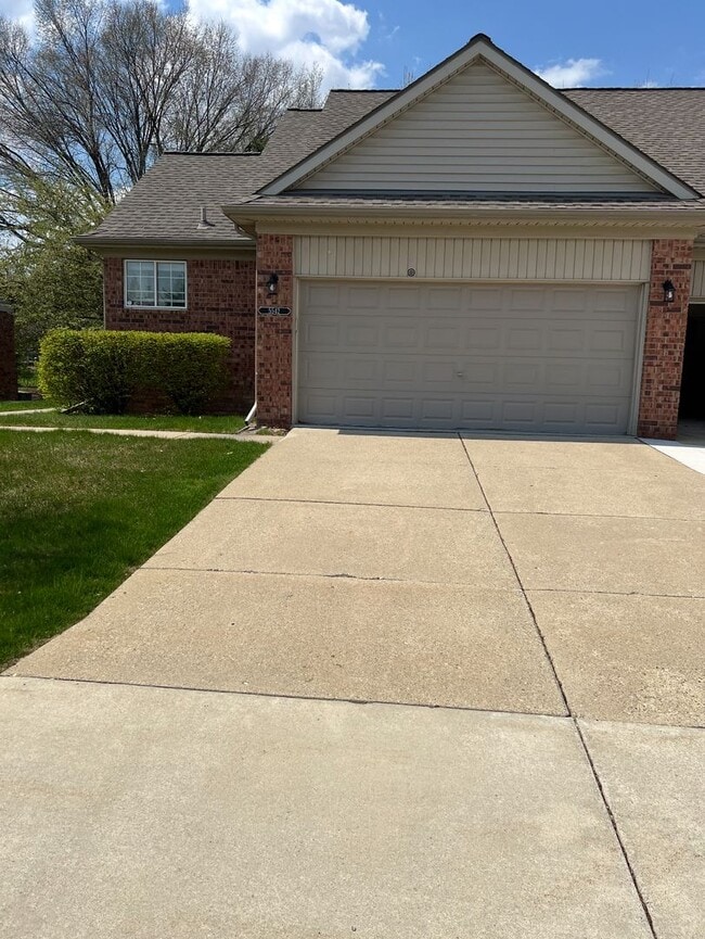 property at 5542 Victory Cir