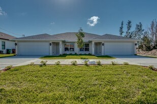 3419-3421 SW 15th Pl in Cape Coral, FL - Building Photo