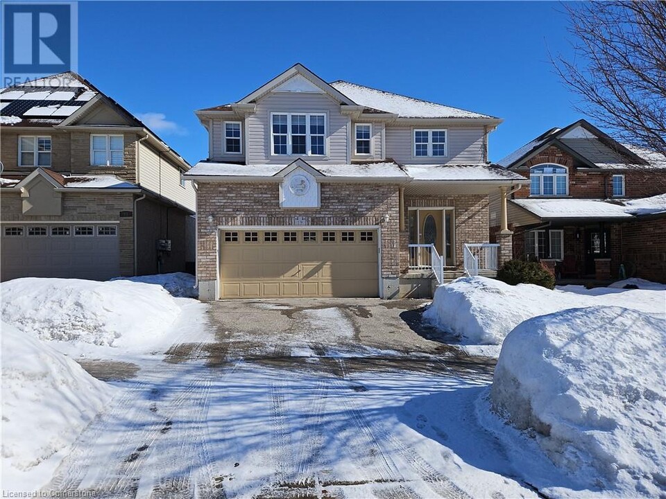 19 Yarrow Ct in Kitchener, ON - Building Photo