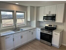 982 S Schodack Rd, Unit 4 in Castleton On Hudson, NY - Building Photo