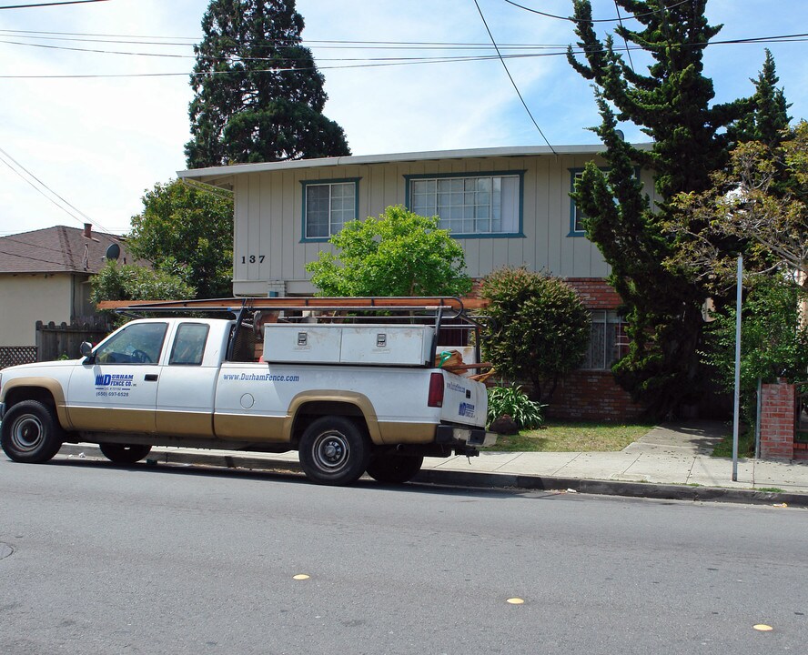 137 North Delaware in San Mateo, CA - Building Photo