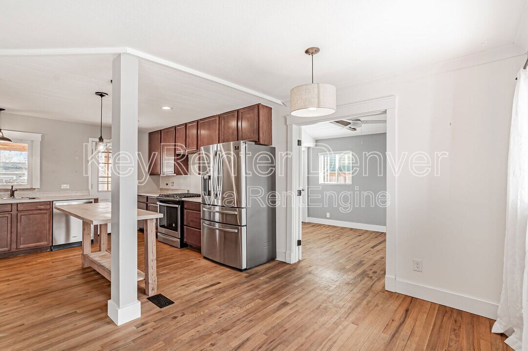 2048 Iola St in Aurora, CO - Building Photo