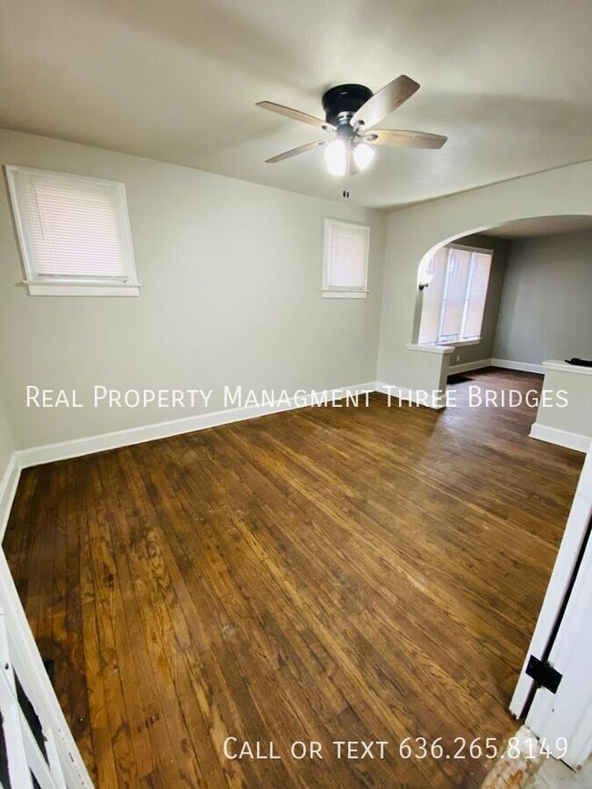 property at 5533-5535 Grace Ave