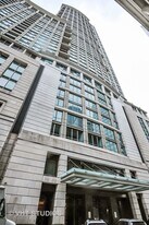 130 N Garland Ct, Unit 2508 in Chicago, IL - Building Photo