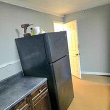 415 Baldwin St, Unit 2 REAR in Waterbury, CT - Foto de edificio - Building Photo