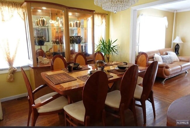 property at 1153 Queen Anne Rd