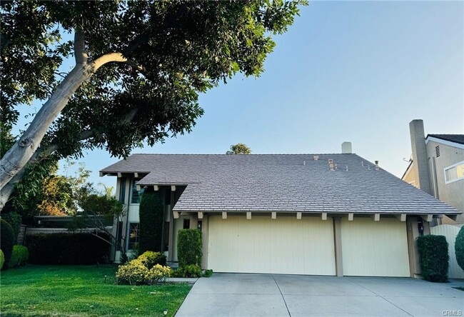 4222 Escudero Dr in Irvine, CA - Foto de edificio - Building Photo