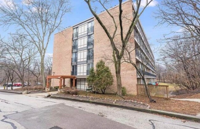 property at 5800 Oakwood Dr