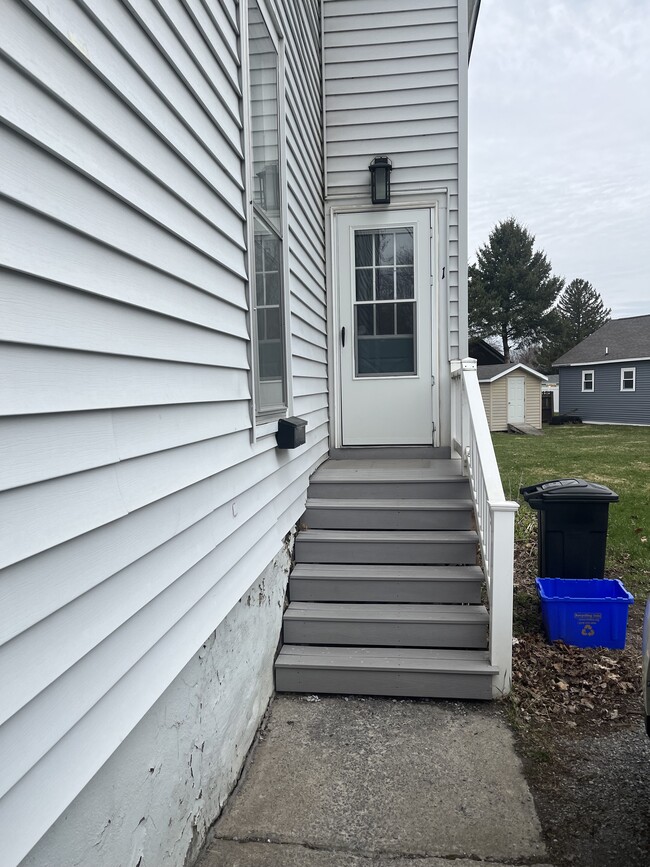 204 New Boston St, Unit 1 in Canastota, NY - Building Photo - Building Photo