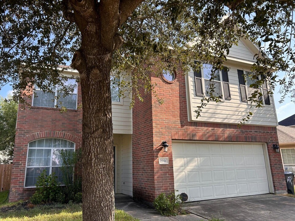 2351 Urban Forest Ct in Spring, TX - Building Photo