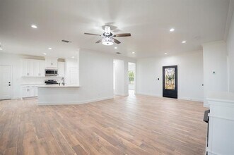 2610 Palmyra Rd in Ferris, TX - Building Photo - Building Photo