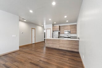 Thayer Cottages in Rathdrum, ID - Foto de edificio - Building Photo