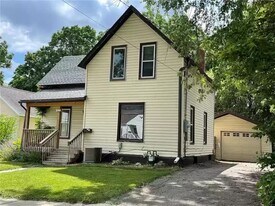 125 10th Ave SE in Rochester, MN - Building Photo