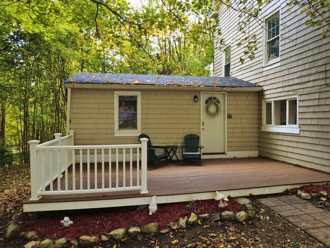 10 Tiffany St in Brooklyn, CT - Building Photo - Building Photo
