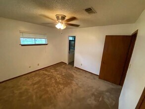301 Kinkaid Ave in Wharton, TX - Building Photo - Building Photo