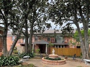 2824 Briarhurst Dr-Unit -29 in Houston, TX - Building Photo - Building Photo