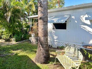 425 Bougainvilla Dr in Deerfield Beach, FL - Building Photo - Building Photo