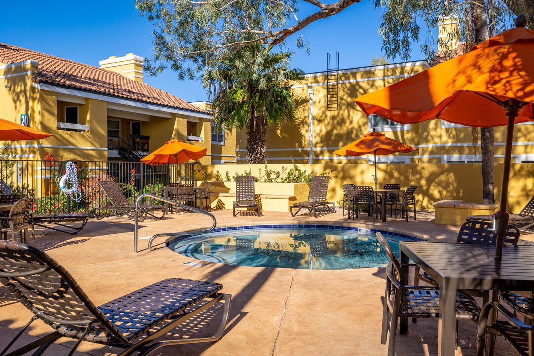 Villas de la Montana in Tucson, AZ - Building Photo