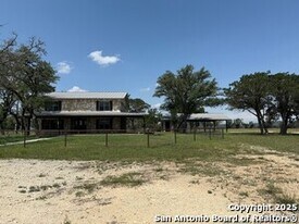 517 Ranch to Market Rd 473 in Comfort, TX - Building Photo