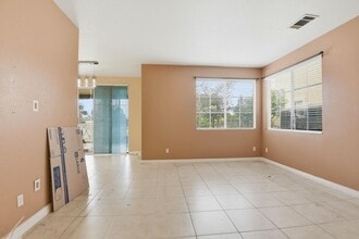 7208 Paseo Del Rio in City Of Commerce, CA - Building Photo - Building Photo