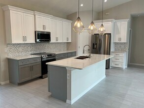 5825 Gainsboro St in North Port, FL - Building Photo - Building Photo