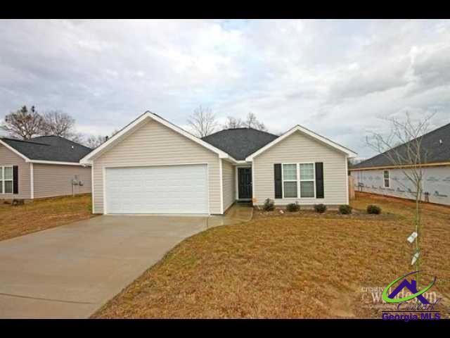 302 Laurel Woods Dr in Warner Robins, GA - Building Photo