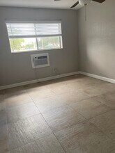 510 Lake Shore Dr-Unit -1 in West Palm Beach, FL - Foto de edificio - Building Photo