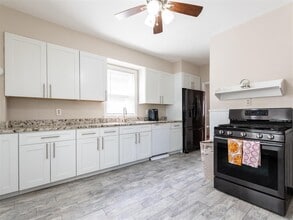 15 Russell Rd, Unit 1 in Somerville, MA - Building Photo - Building Photo