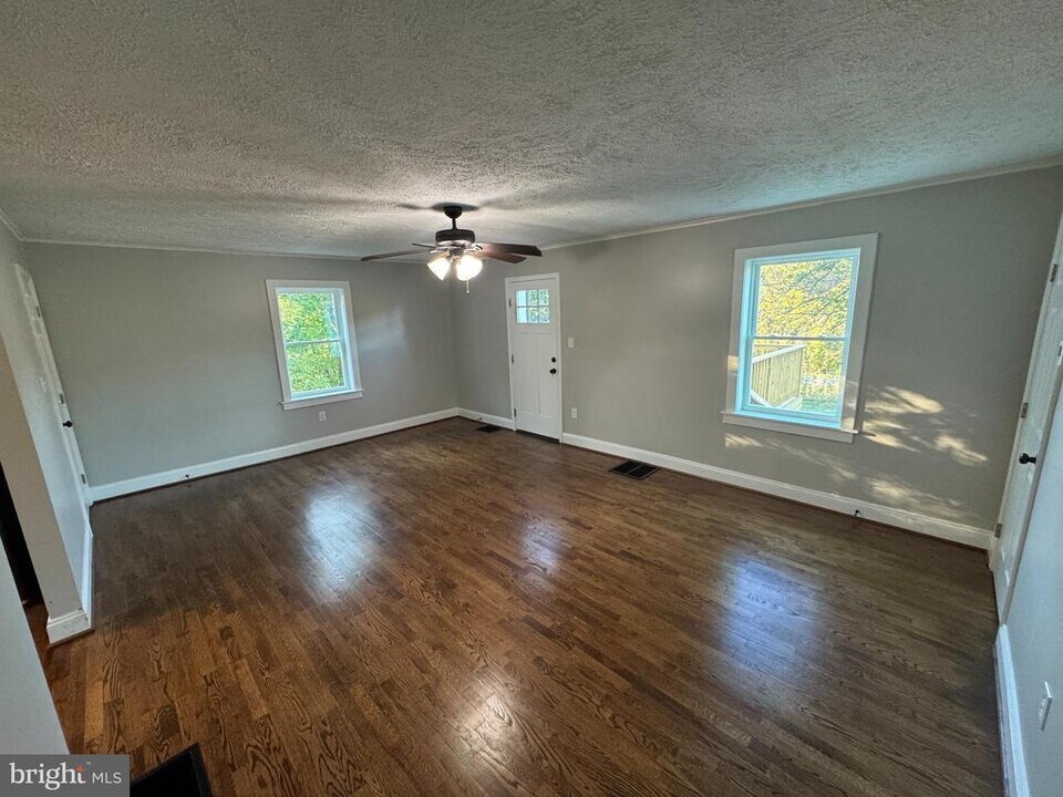 124 Chandler Ct in Winchester, VA - Building Photo