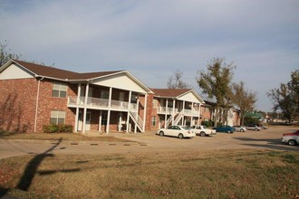 Tara Apartments in Mountain Home, AR - Building Photo - Building Photo