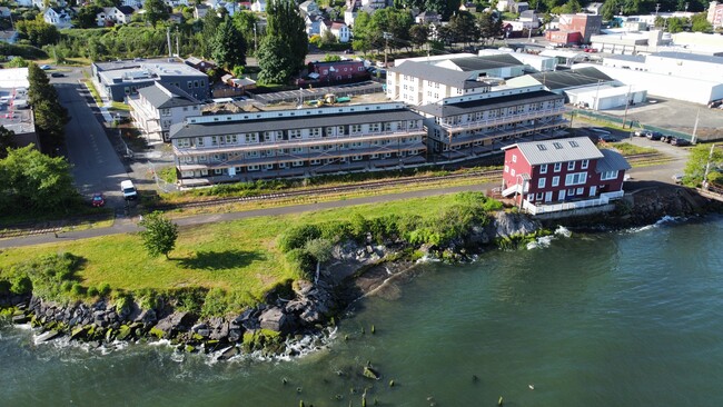 Astoria Waterfront in Astoria, OR - Foto de edificio - Building Photo