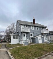 2215 Goodnor Rd in Cleveland Heights, OH - Building Photo