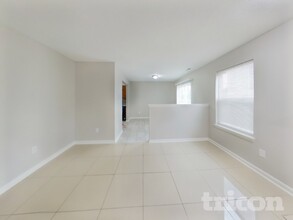 4109 Candy Apple Blvd in Indianapolis, IN - Foto de edificio - Building Photo