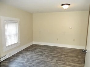 125 E Main St, Unit C in New Holland, PA - Building Photo - Building Photo