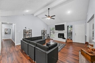 2530 Seven Hills Dr in Grand Prairie, TX - Foto de edificio - Building Photo