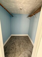 318 NE Paramore St in Topeka, KS - Building Photo - Building Photo