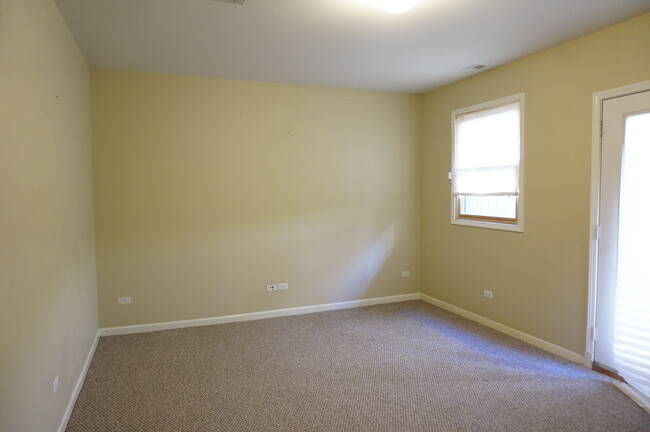 property at 420 W Blackhawk St