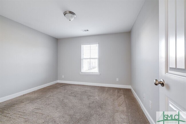 126 Laurel Ln