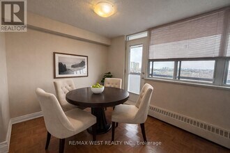 541 Blackthorn Ave in Toronto, ON - Building Photo - Building Photo