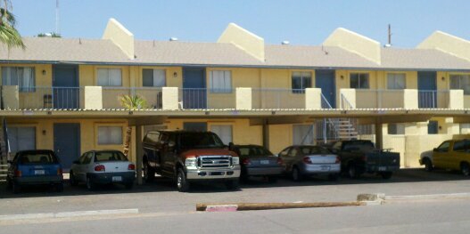 Casita Robles Apartments in Phoenix, AZ - Building Photo