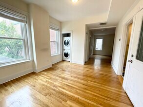 149 L St, Unit 2T in Boston, MA - Building Photo - Building Photo