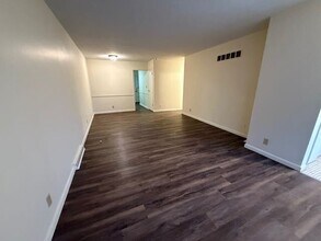 3814 North Sheridan Knolls Court in Peoria, IL - Building Photo - Building Photo